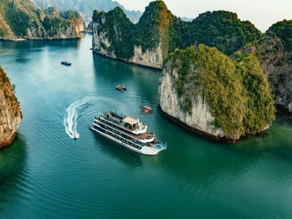 Ha Long Bay Cruise Tour From Hanoi